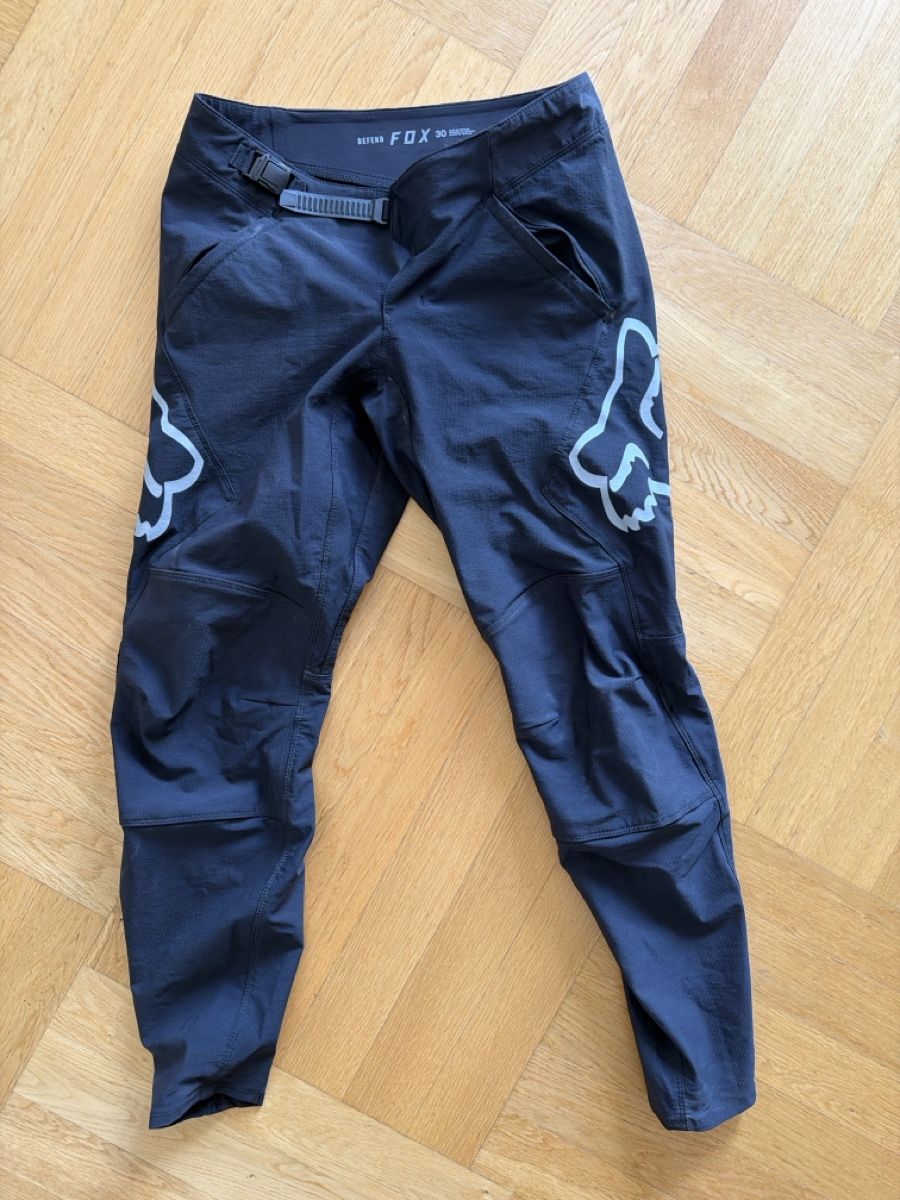 Fox Pantalons: Fox  Enduro Racing Pants Defend Size 30 Black – D'occasion à Zürich par ebernal