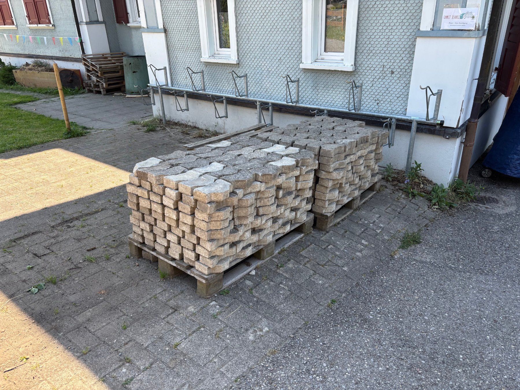 Rivestimenti per pavimenti: Verbundsteine Pflastersteine Gehwegplatten – Usato da Ennetbühl venduto da Ennetschuel