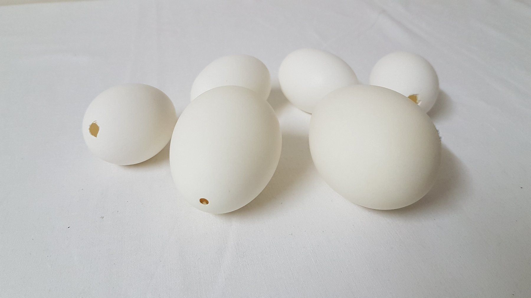 Tutte le decorazioni: ausgeblasene Gänse- / Hühner Eier – Usato da Thun venduto da Nordkapp 1