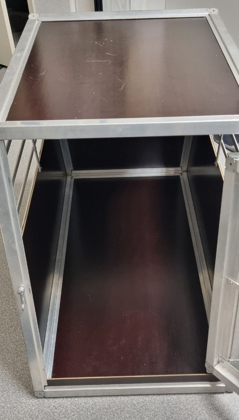 Cages, transport & sécurité: Hundebox, Transportbos – D'occasion à Volketswil par brandhaus 3