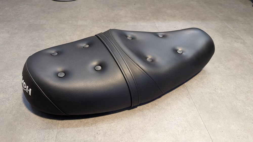TRIUMPH BONNEVILLE T120 KING & QUEEN COMFORT SITZBANK Kaufen auf Ricardo
