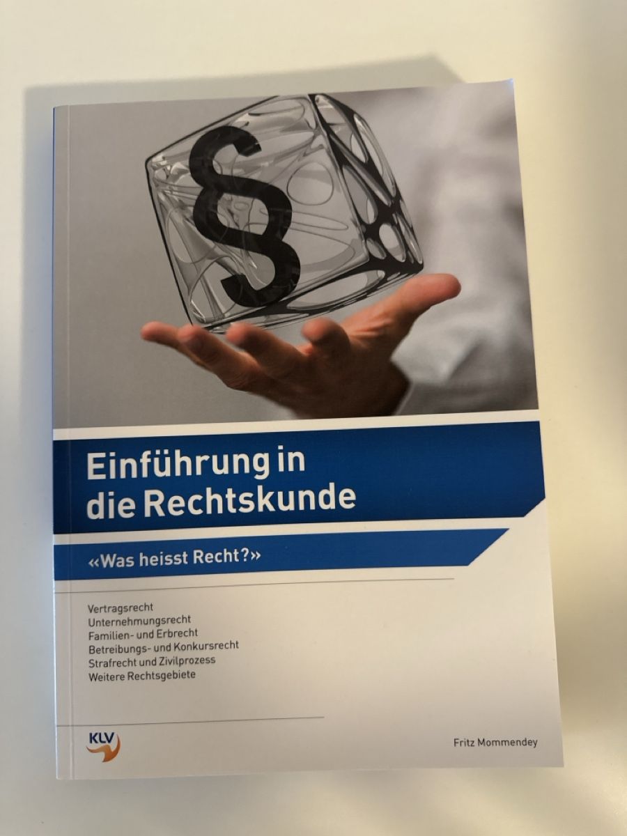 Libri: Einführung in die Rechtskunde – Nuovo (secondo la descrizione) da Bülach venduto da sunshiine_