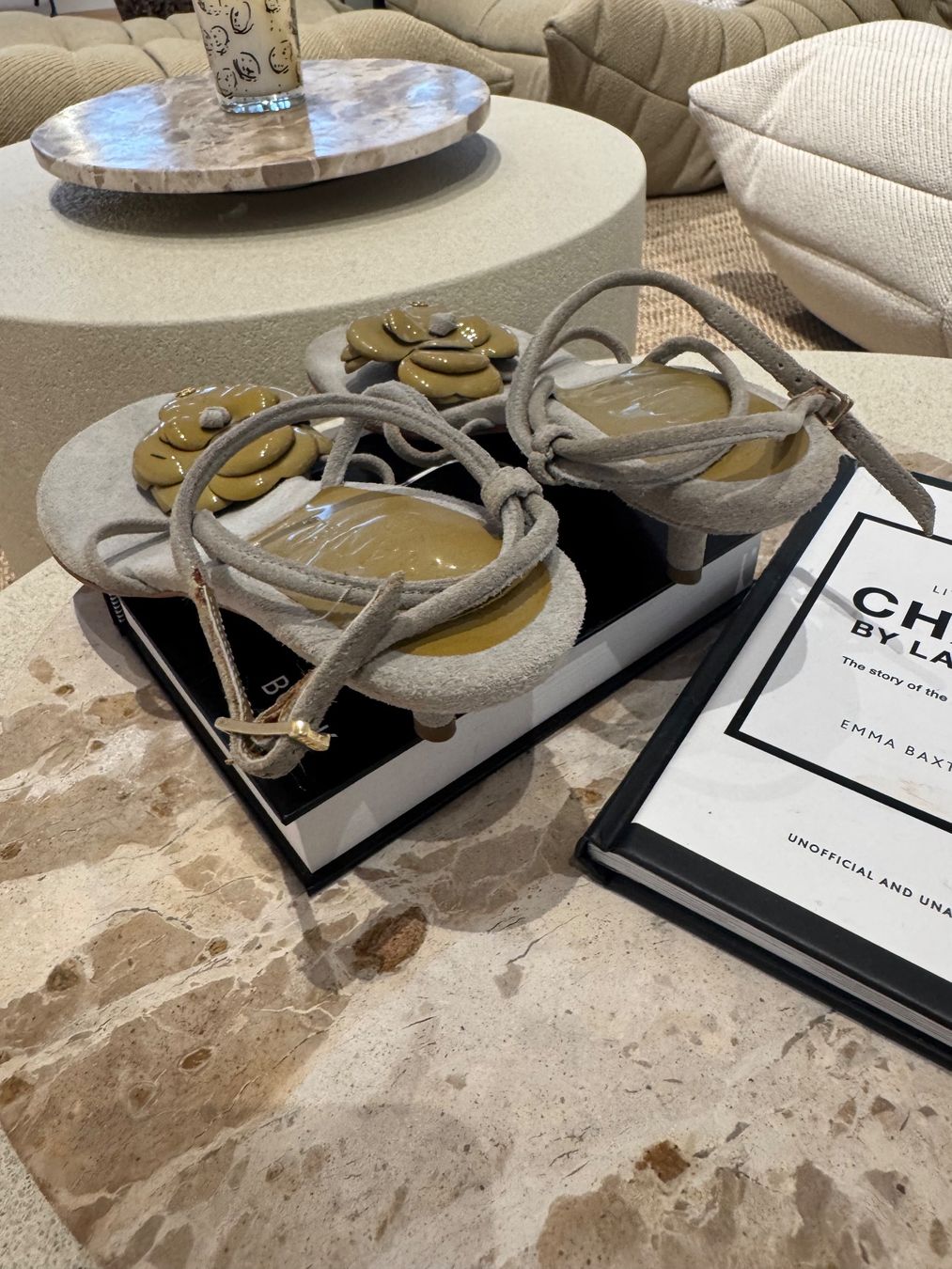 Chanel Scarpe da donna: CHANEL SANDALEN CAMELIA – Usato da Schwyz venduto da bofb 4