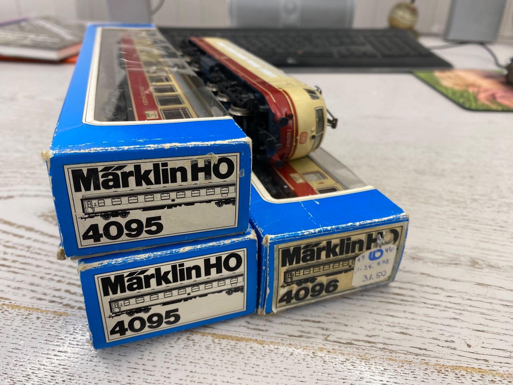 Märklin Modelleisenbahnen: Märklin 3357 DB BR 103 TEE Zug – Gebraucht aus Lupsingen von New-Haven 8