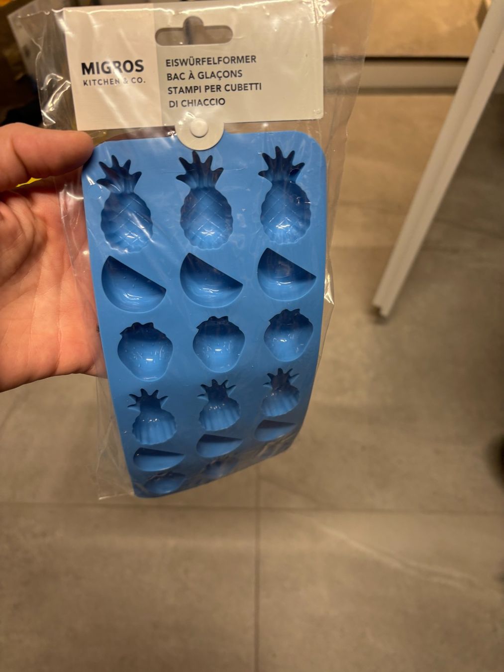Teglie da forno: Bac a glaçons silicone neuf ananas pastèque – Nuovo (secondo la descrizione) da Salvenach venduto da gwenwywar 1