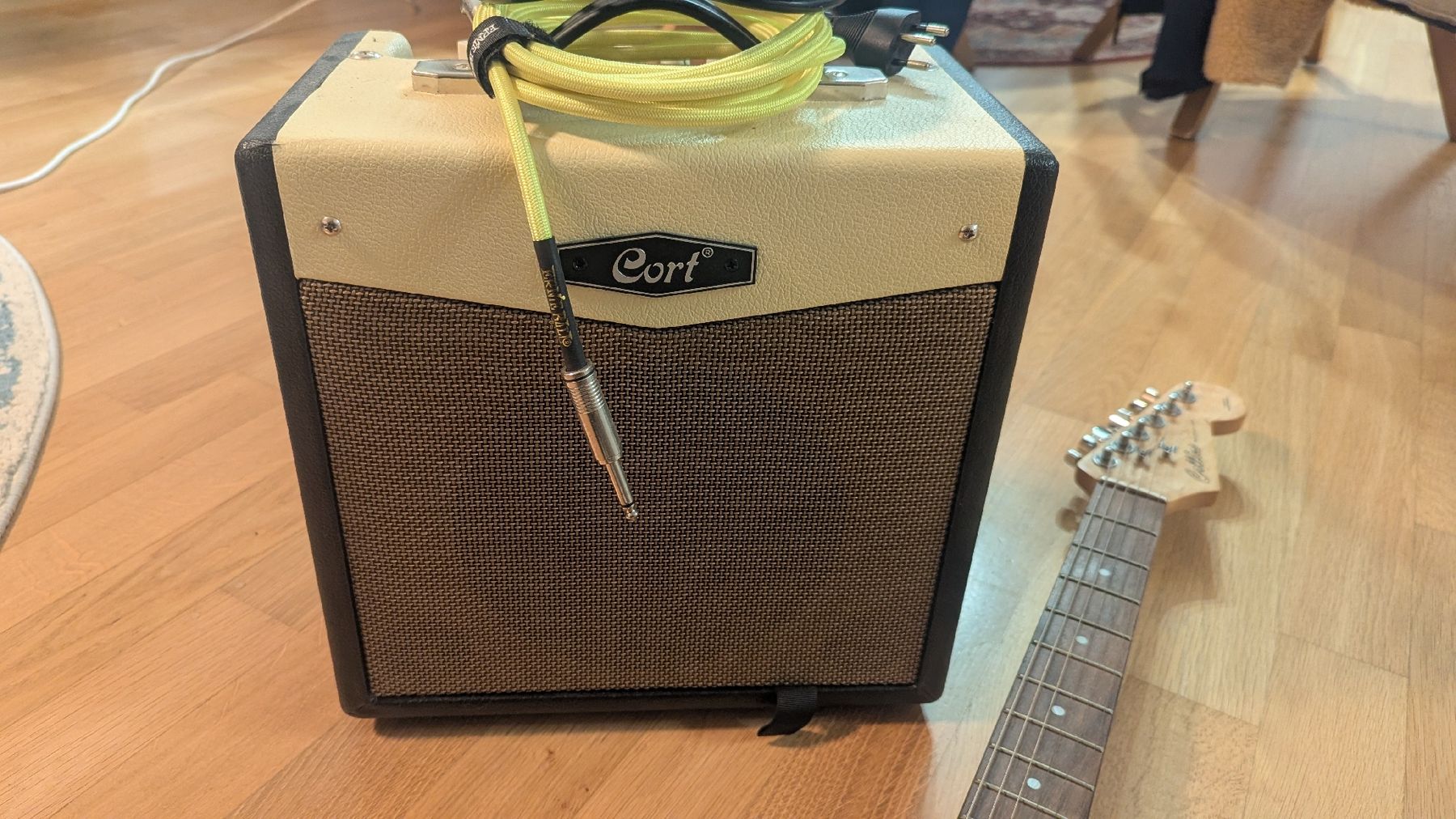 Instruments de musique: E-Gitarre mit Verstärker – D'occasion à Birr par Liv_Nina 3