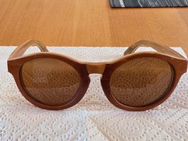 Sonnenbrille aus Holz