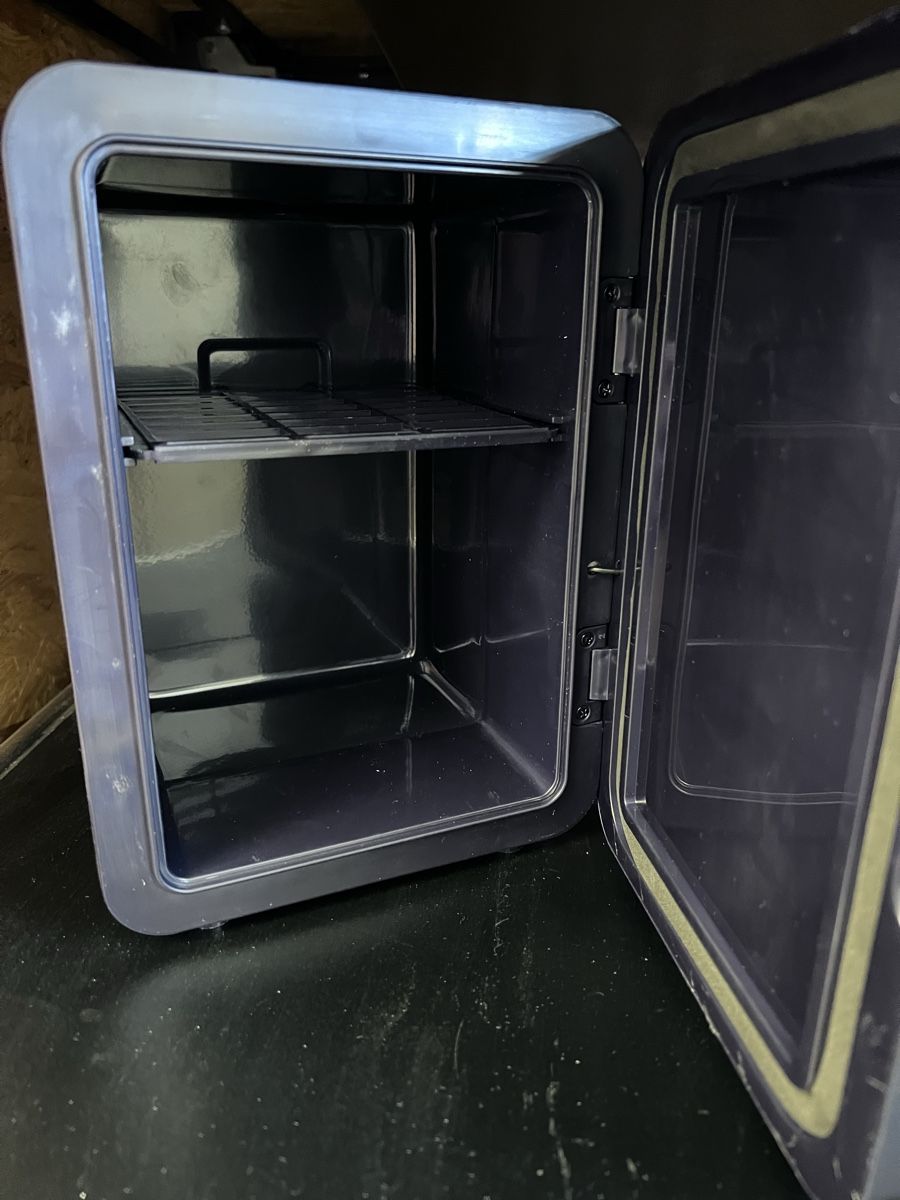 Frigoriferi: Seltener #SoChill Mini Fridge Infinity mit LED-Spiegel – Usato da ossingen venduto da maho888 1