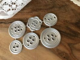 Neues Set Stanzschablonen Knöpfe