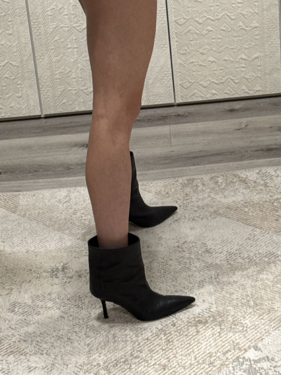 H&M Scarpe da donna: H&M Black Leather Ankle Boots, Pointed, Size 39 – Usato da Biel/Bienne venduto da TanyaM02 1