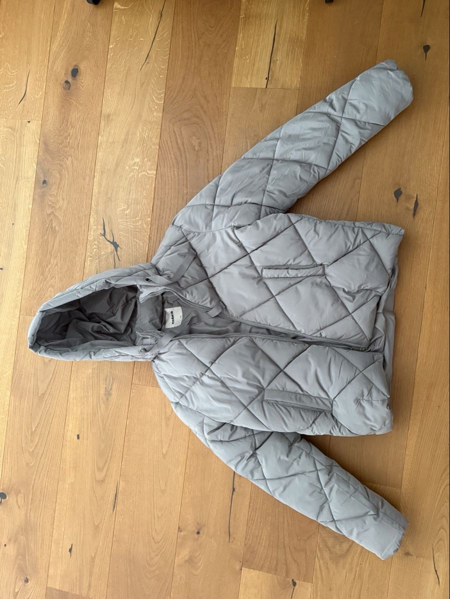 Zebra Jacken: Winterjacke Zebra grau mit Kapuze – Neu (gemäss Beschreibung) aus Muri AG von tiffer26