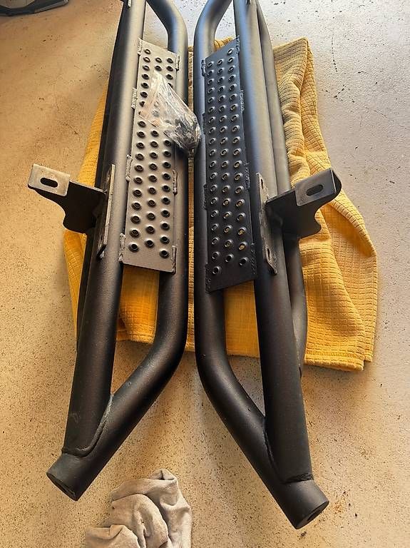 Tutti pezzi di ricambio auto: Für Jeep JL Wrangler Sidesteps Quadratec – Usato da Trimbach venduto da Rroha 1