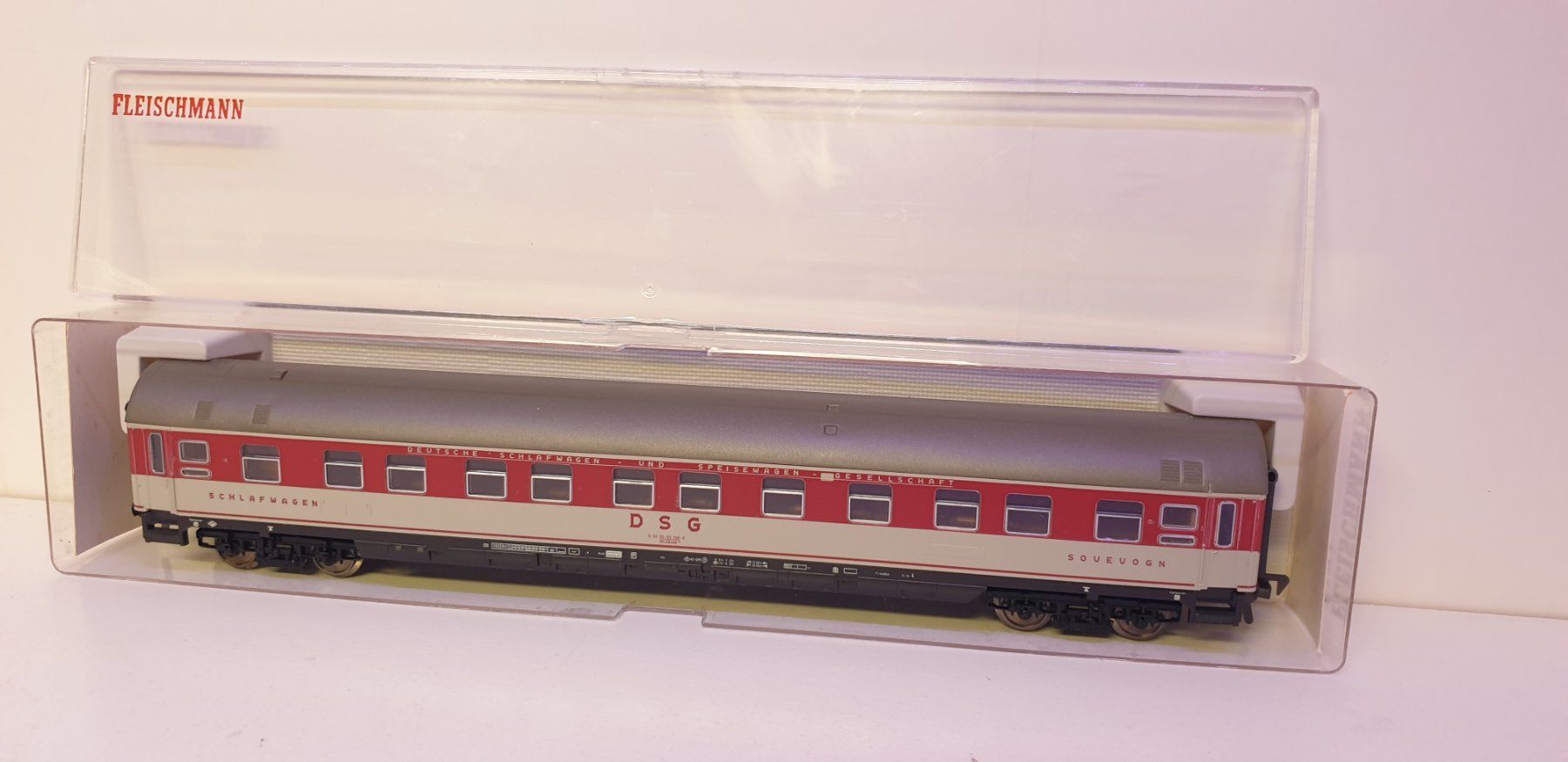 Fleischmann Modelleisenbahnen: Fleischmann  Schlafwagen DSG  5176 – Neu (gemäss Beschreibung) aus Neuenhof von ludovicco