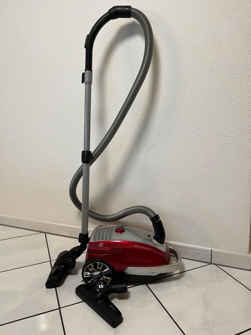 Staubsauger & Zubehör: Staubsauger Elite Clean 3.1 – Gebraucht aus Stans von emodermatt