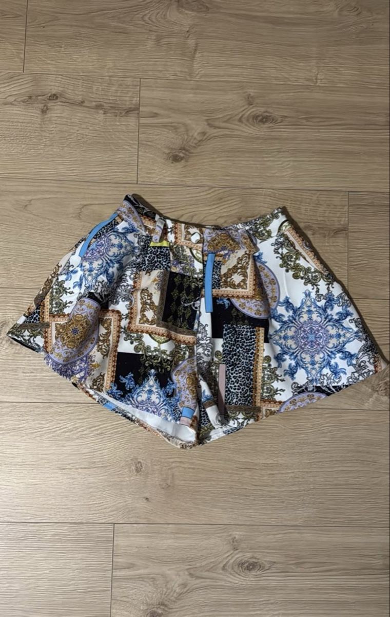 Pantaloni: NoBrand - Shorts - Taille S – Usato da Belmont-Lausanne venduto da Michelle_Srdr_ 1
