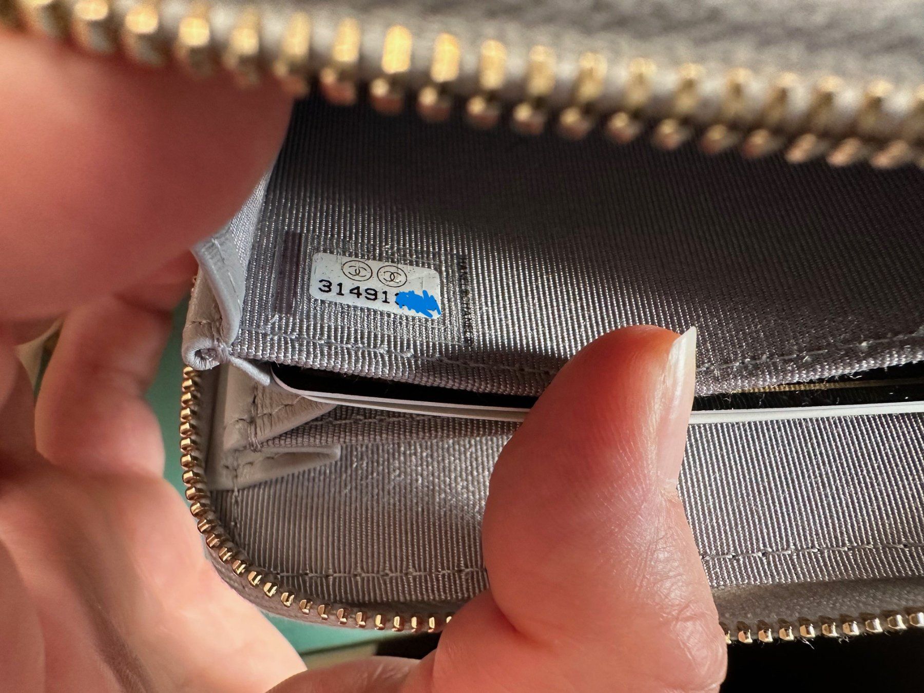 Chanel Taschen für Damen: Chanel Zip Coin Geldbörse – Neu und originalverpackt aus Winterthur von chanel_love 6