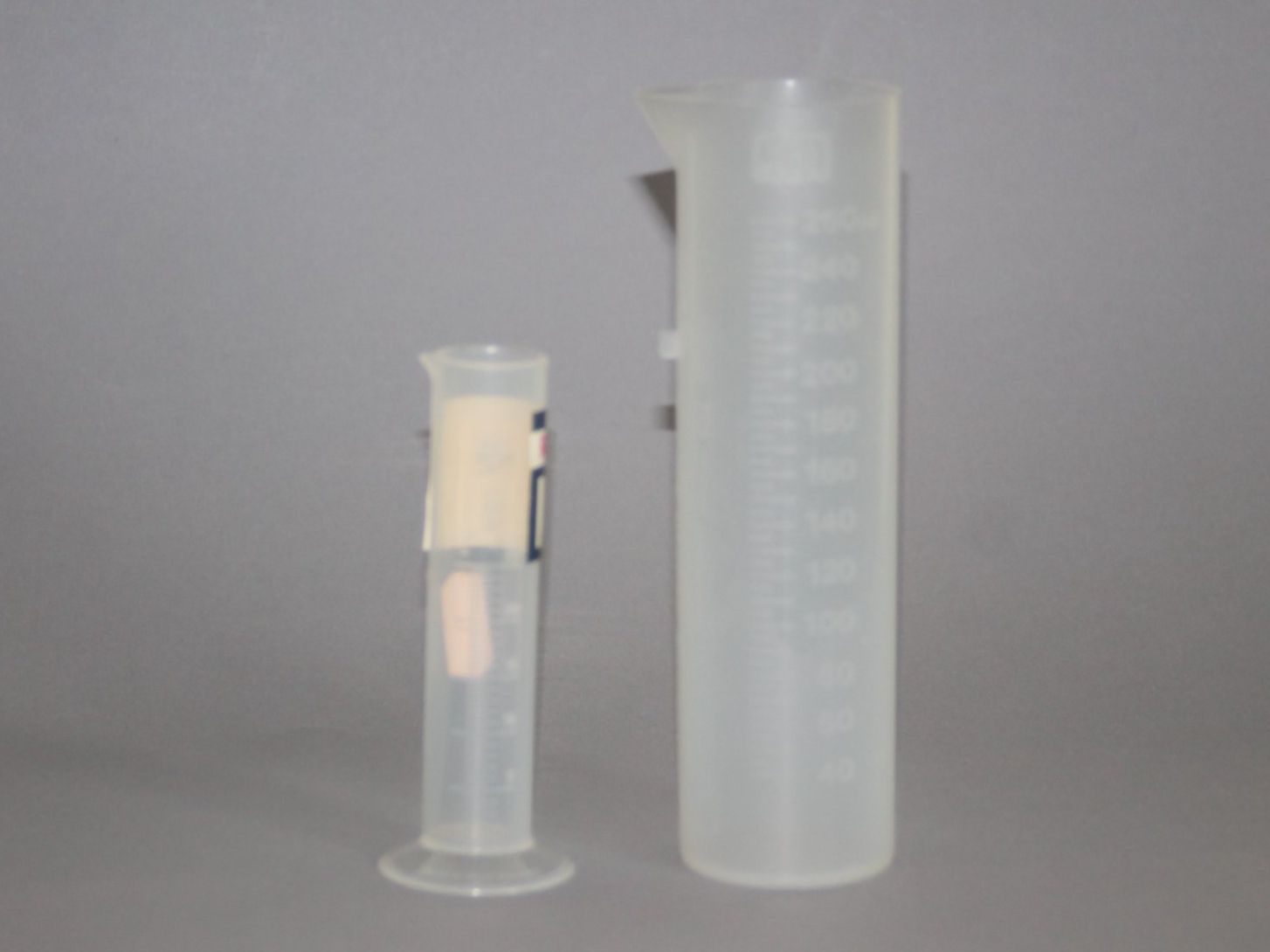 Laboratorio & Camera oscura: Messzylinder 25ml und 250ml – Usato da Kölliken venduto da Ant_ghc7