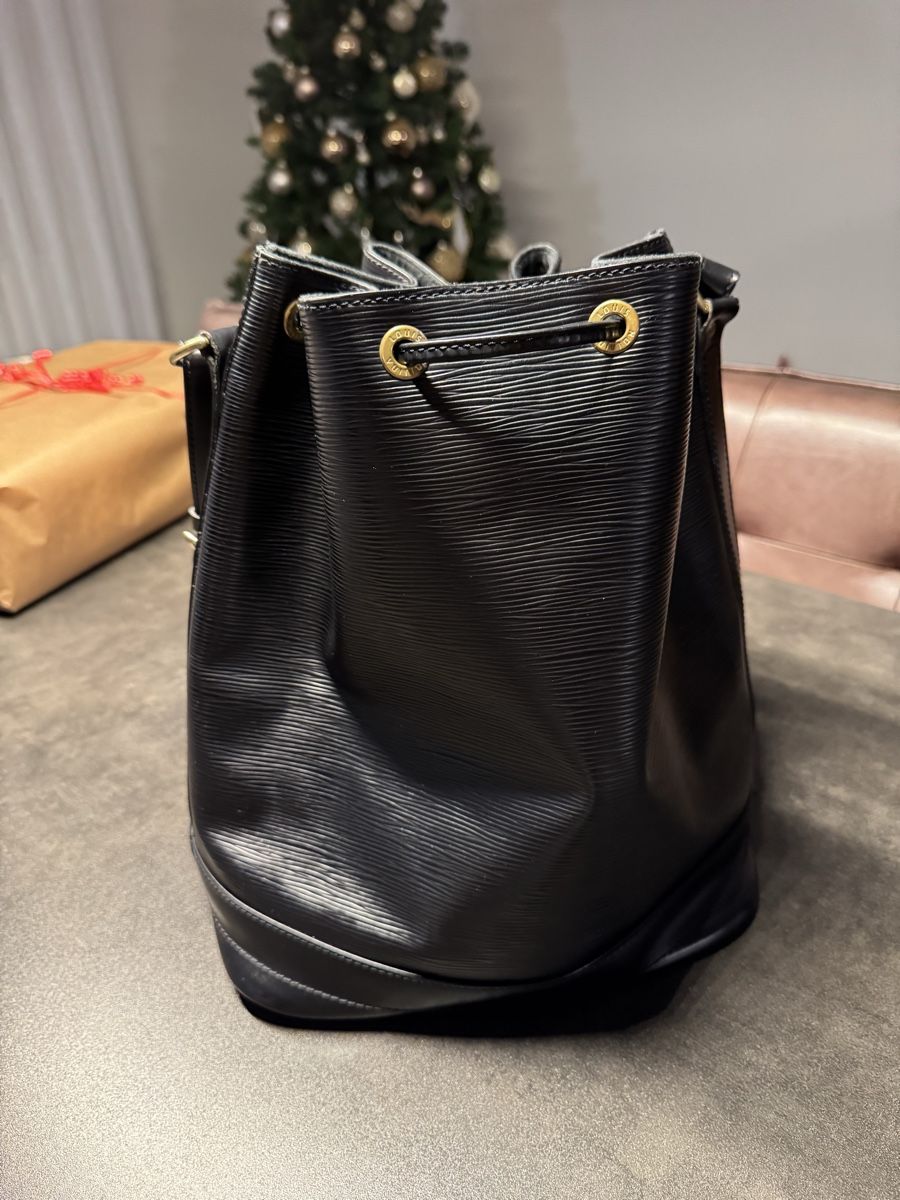 Borse da donna: Louis Vuitton Noe Beuteltasche Schwarz Leder – Usato da Lenzburg venduto da haad94 2