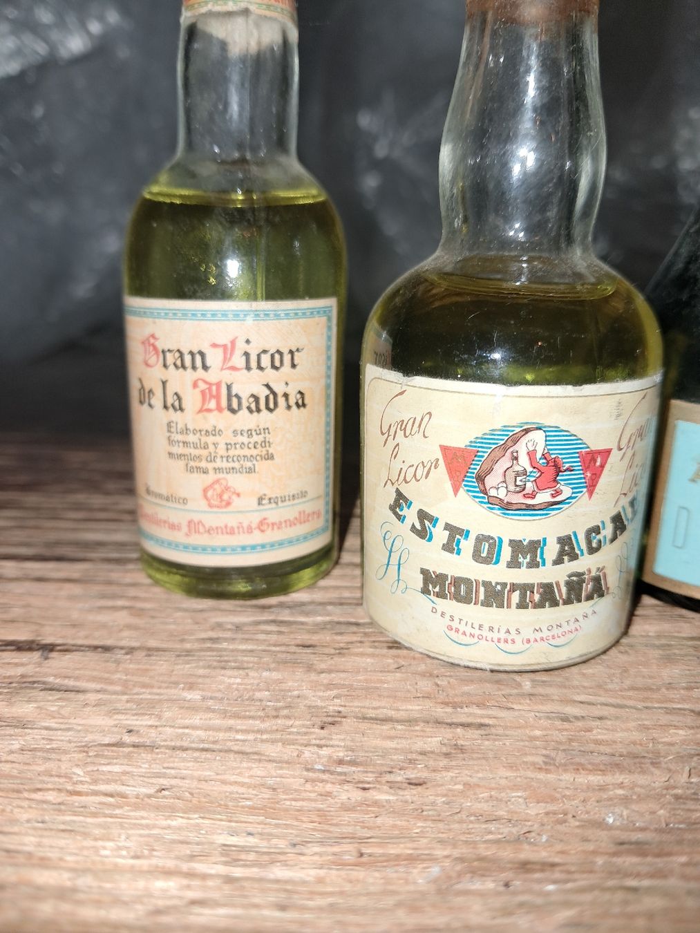 Spiritueux: Lot de 4 mignonnettes Liqueur  – Neuf avec emballage d'origine à Le locle par juliensaran 2