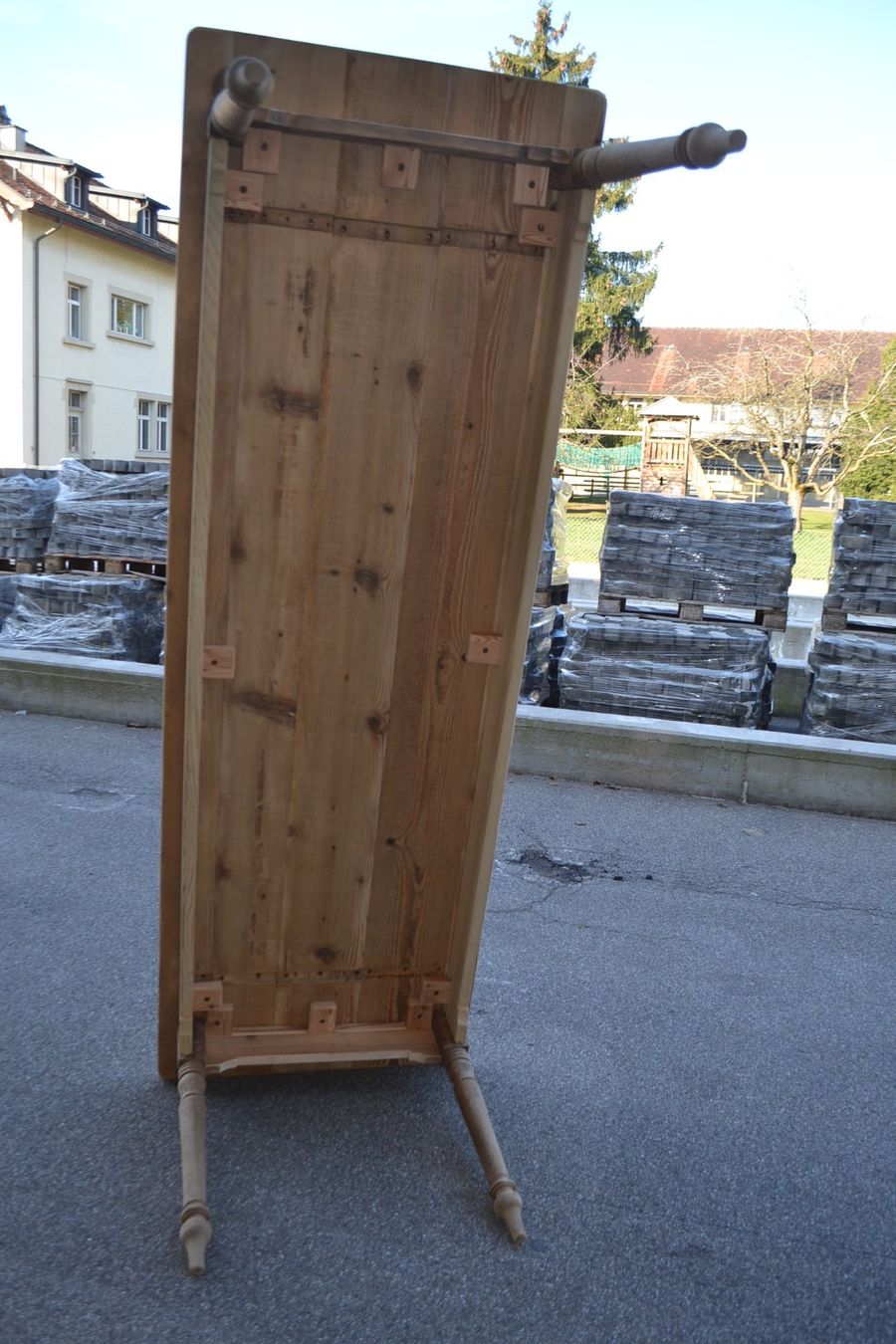 Tavoli: Antiker Langer Breiter Restaurierter Tannentisch – Usato da Wil SG venduto da Athi 9