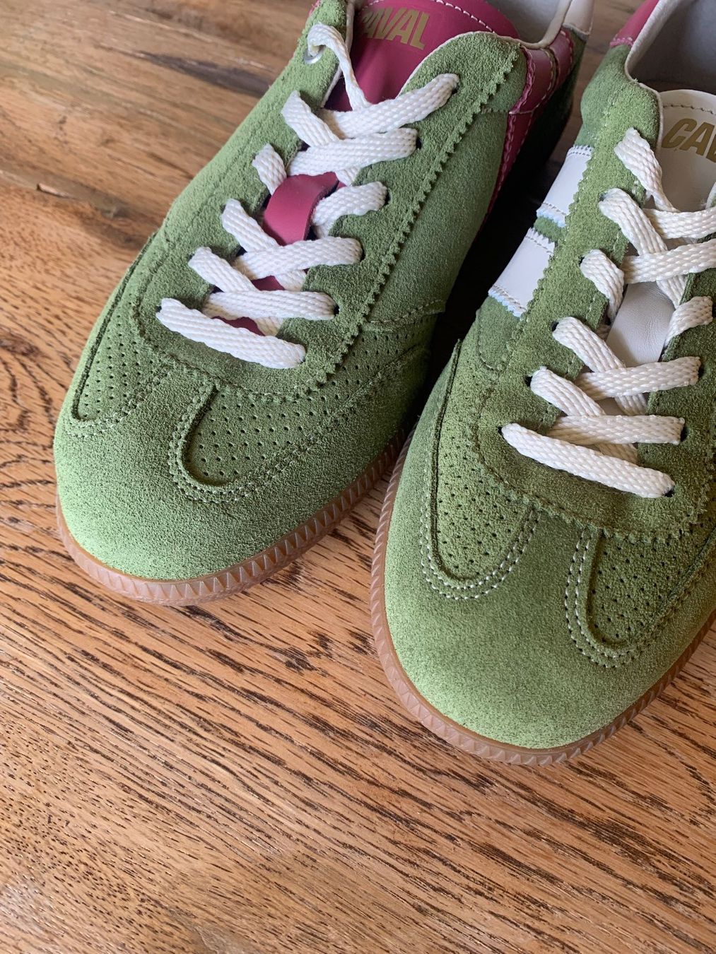 Scarpe da donna: Sneakers CAVAL modèle "matcha berry" taille 37 neuves – Nuovo (secondo la descrizione) da Genève venduto da sanchka0 5