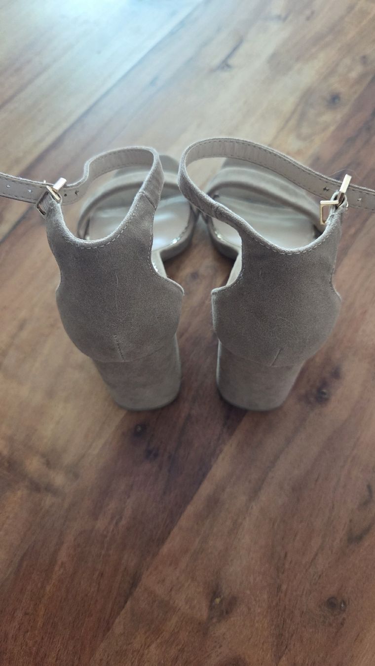 Chaussures femmes: Sandaletten beige - Grösse 37 – D'occasion à Wohlen AG par steffi_Bee 5