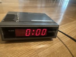 Supertech Radiowecker rot guter Zustand
