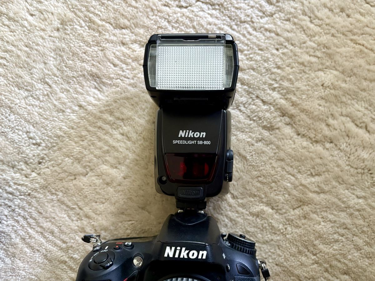 Nikon Fotocamera: Nikon D610 Kamera mit Objektiv, Blitz und Stativ – Usato da Bülach venduto da mhoh 3