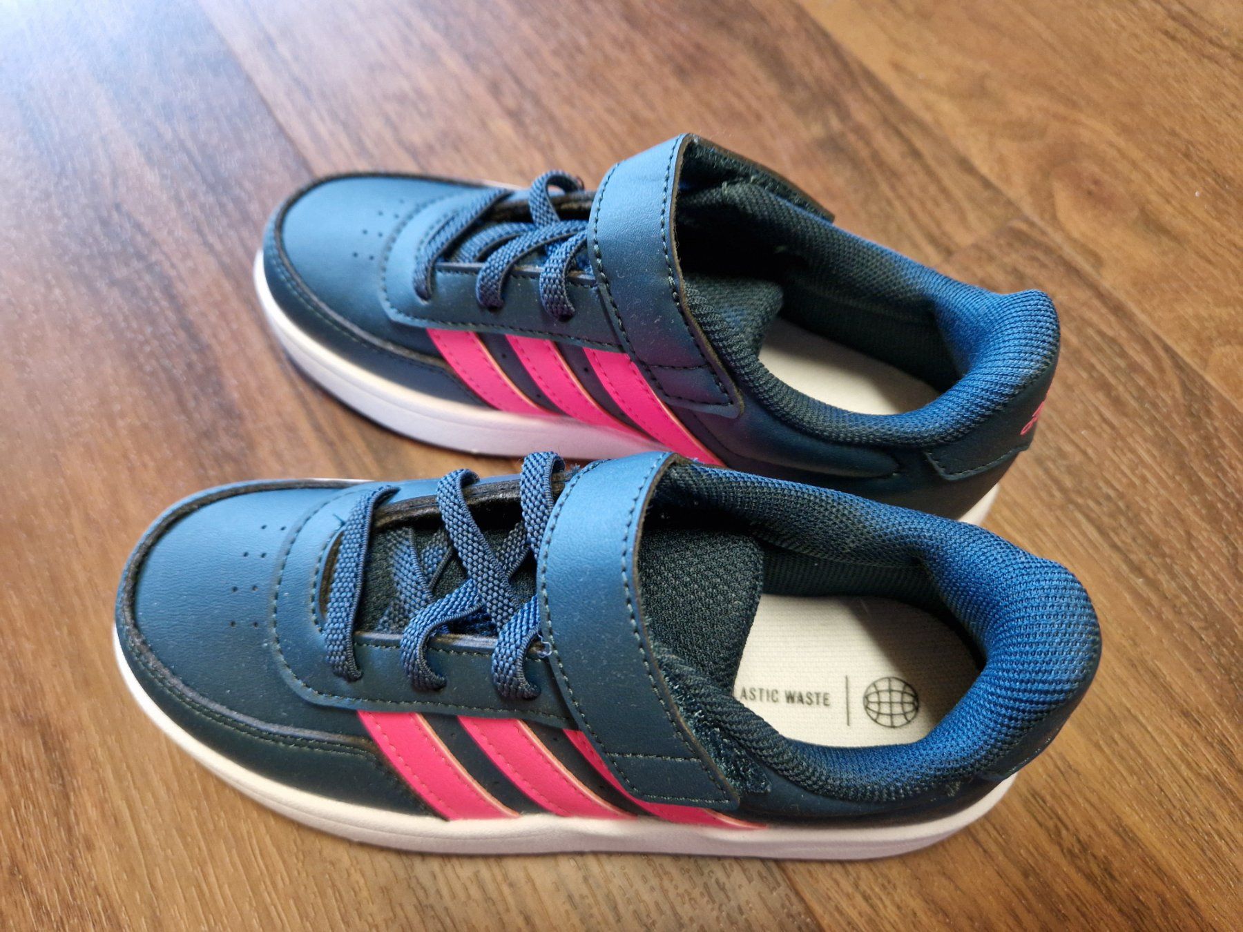 Adidas Scarpe per ragazzi: Kinder Sneaker neu Adidas schwarz Grösse 29 – Nuovo (secondo la descrizione) da Lenk im Simmental venduto da mir_8kty