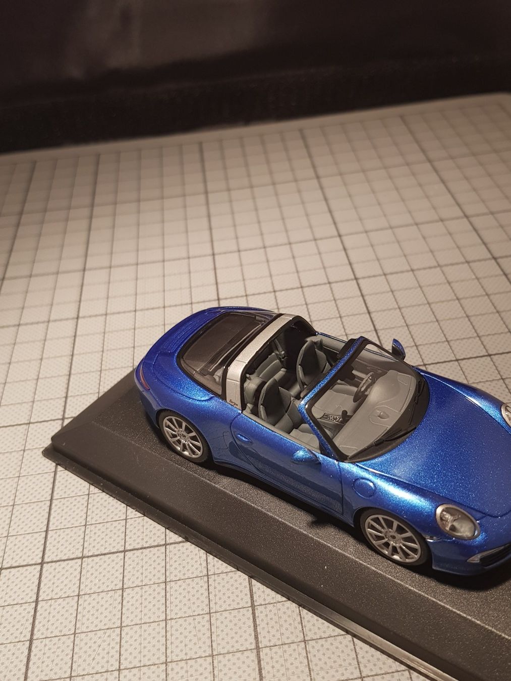 Porsche Modellini d'auto: Porsche 911 Targa 4 – Nuovo e nell'imballaggio originale da Chézard-St-Martin venduto da AlPat-Collections 2
