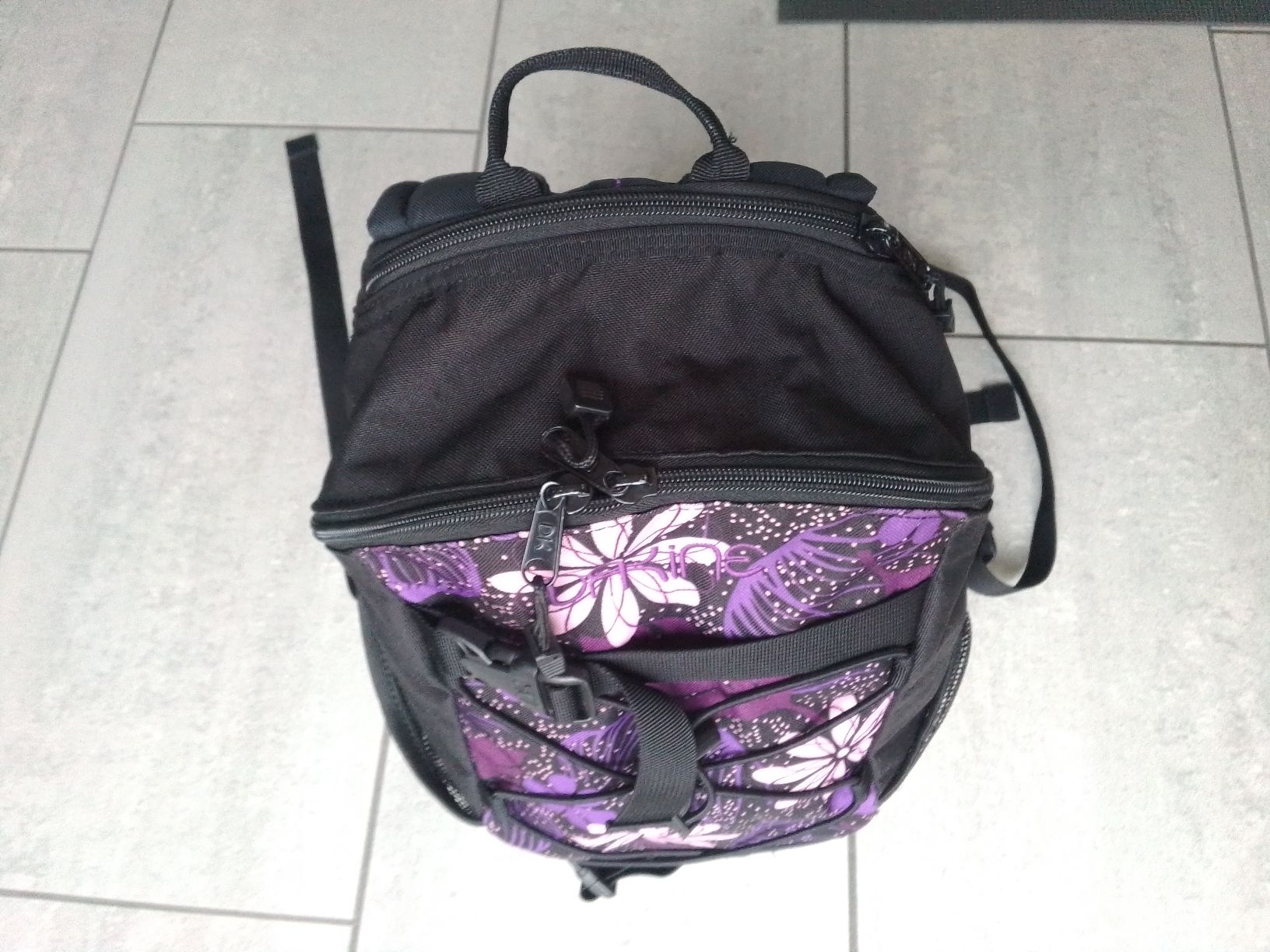 Dakine Borse & Zaini: Dakine Rucksack schwarz/violett – Usato da Nesselnbach venduto da Candide1 1