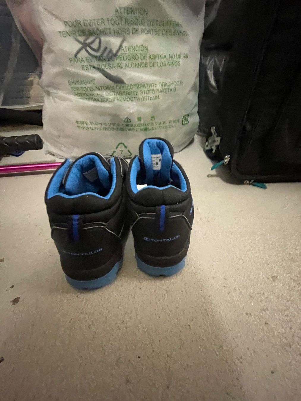Scarpe per ragazzi: Kinderschuhe Tom Tailor Grösse 27 gebraucht – Usato da Burgdorf venduto da ski_5jt6 3