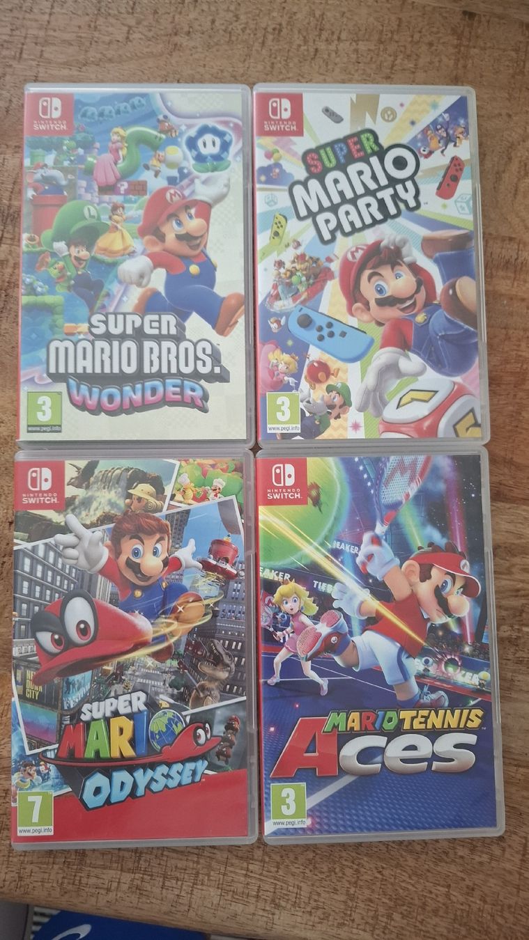 Nintendo Giochi: Super Mario bundle für Nintendo Switch – Usato da Pfäffikon ZH venduto da dahlia86