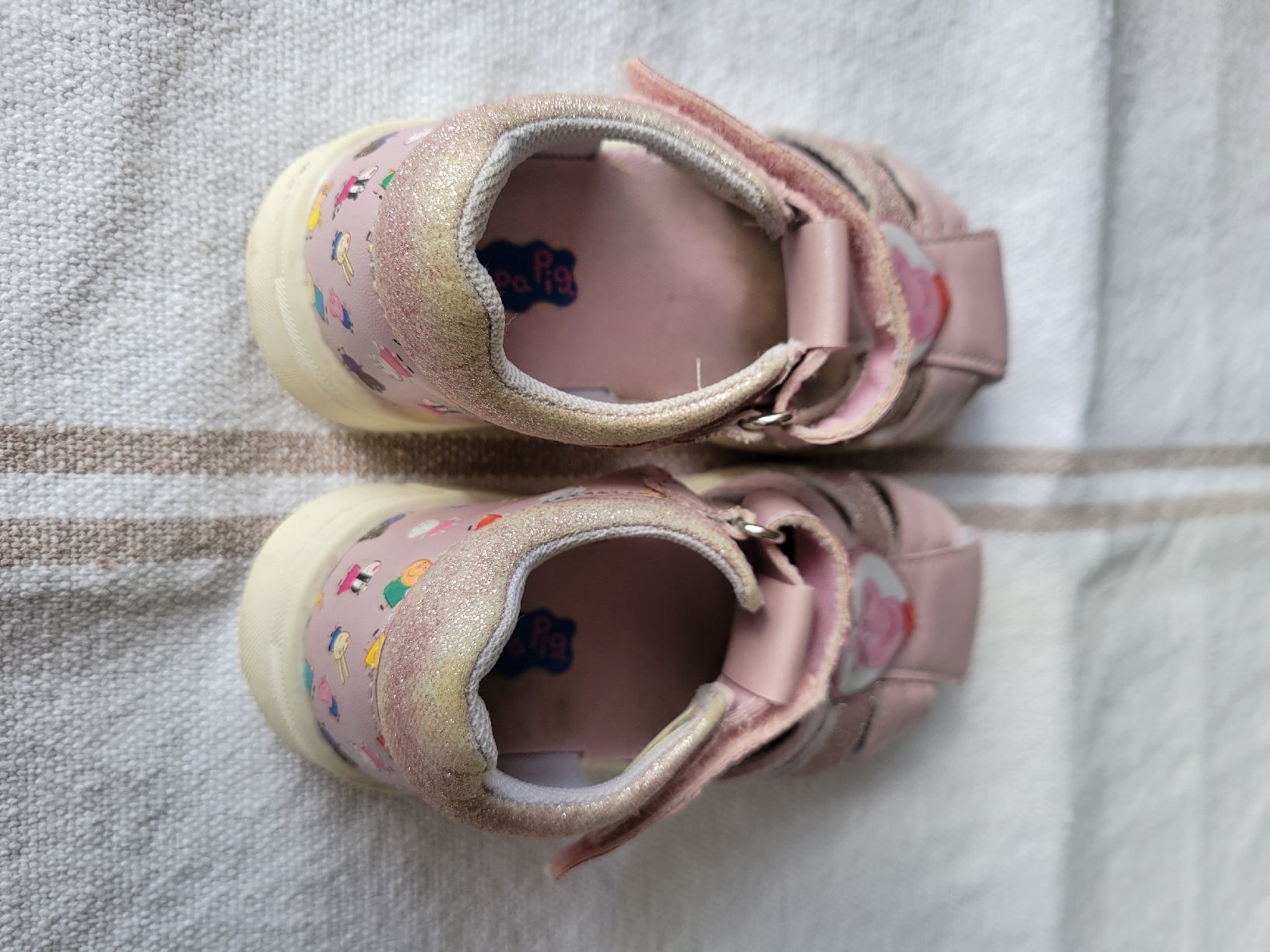 Scarpe per ragazzi: Sandales PeppaPig, taille 24 – Usato da Neuchâtel venduto da valerizette 1