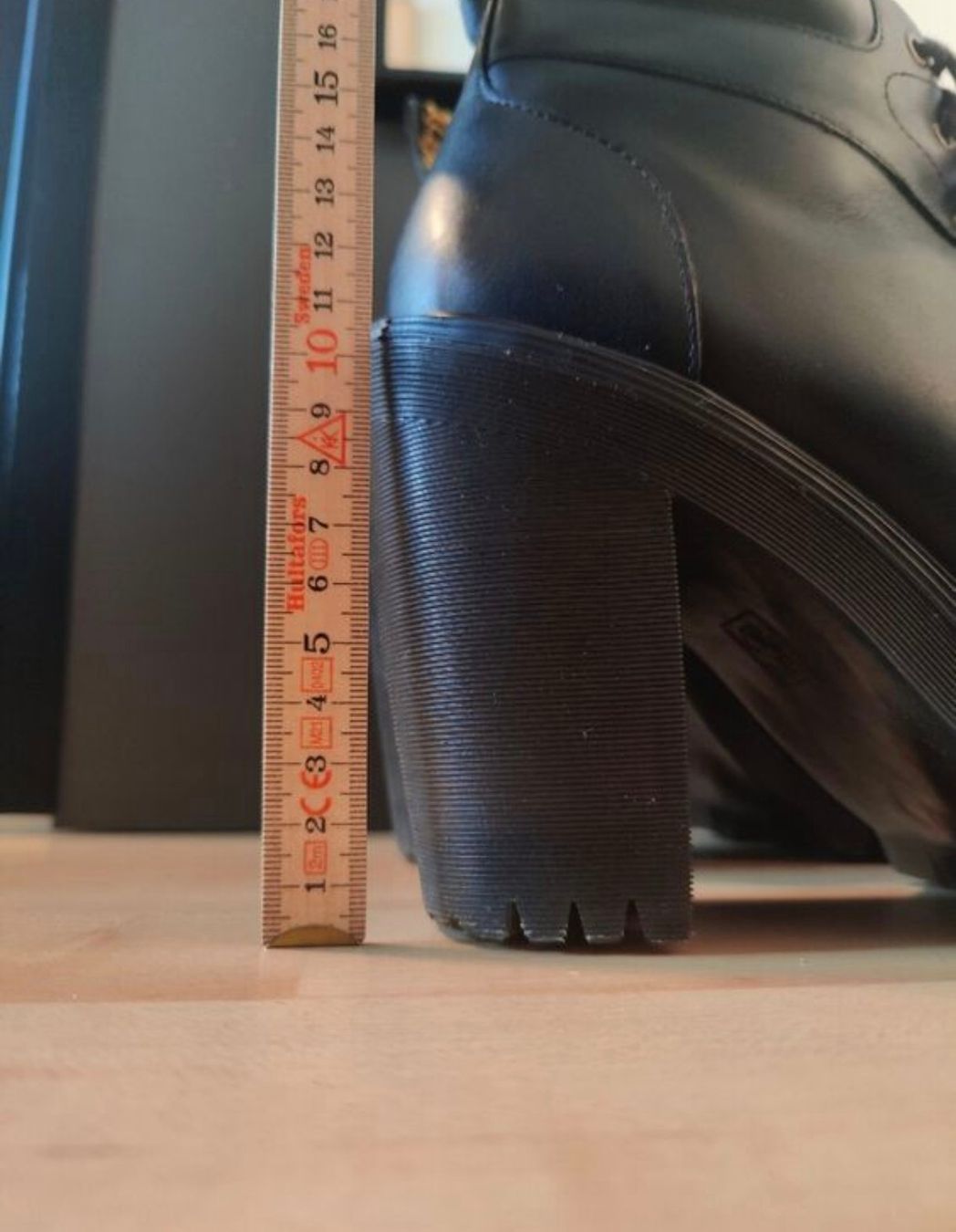 Dr. Martens Scarpe da donna: Dr. Martens Averil 41 – Usato da Laufen venduto da Adrapan 4