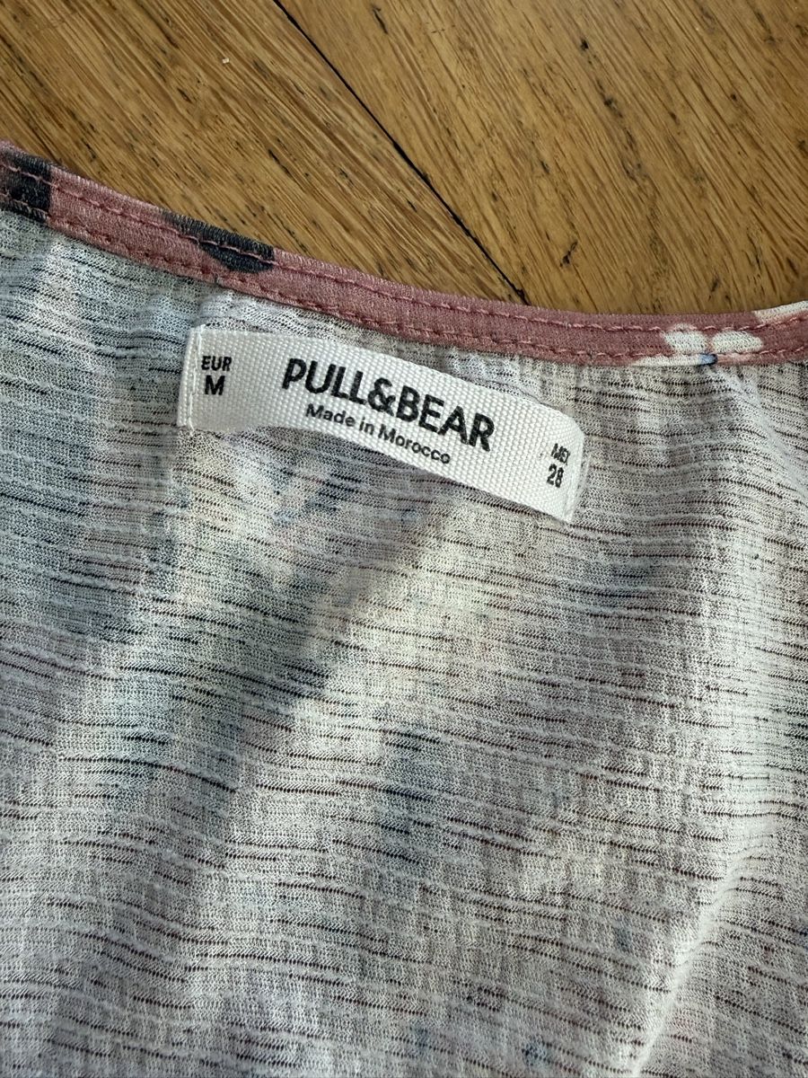 Pull&Bear Top: Pull&Bear Crop Top à Fleurs - Parfait pour l'été! – Usato da Martigny venduto da O96 4