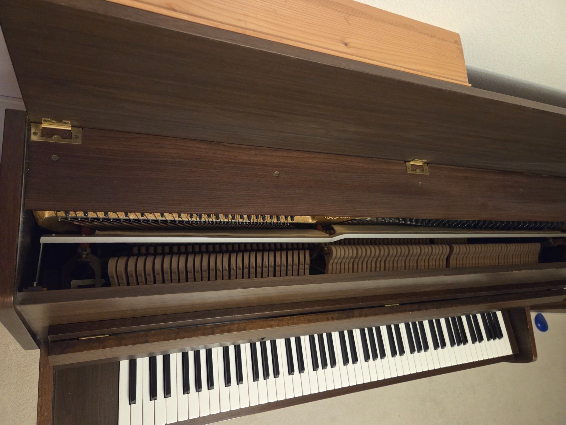 Musikinstrumente: Piano Hellas Helsinki – Gebraucht aus Luzern von Olaf010 2