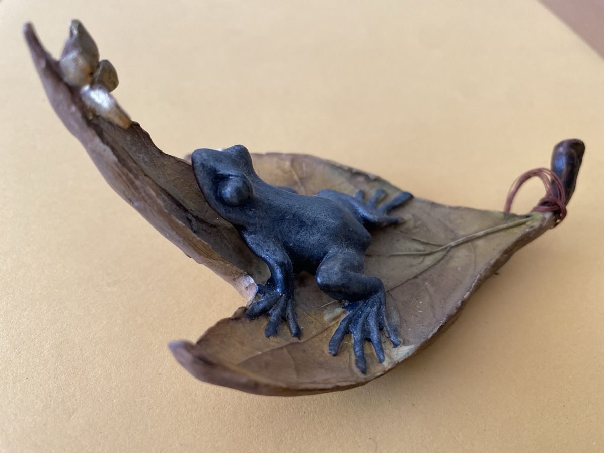 Figuren: Frosch sucht Nahrung – Gebraucht aus Mülligen von Flockenstiel 2