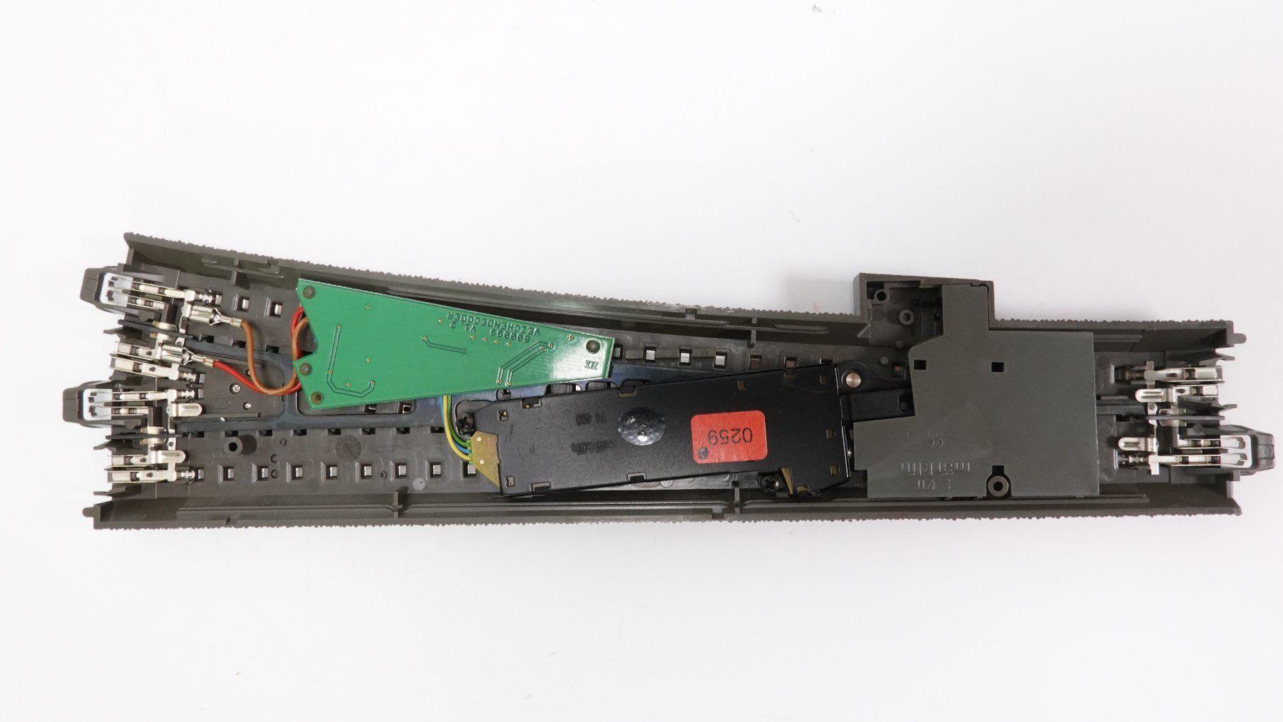 Märklin Modellini di ferrovie: c1 Märklin 24711 schlanke links Weiche+Antrieb+Decoder |0259 – Usato da Uetendorf venduto da tigermuegi 1