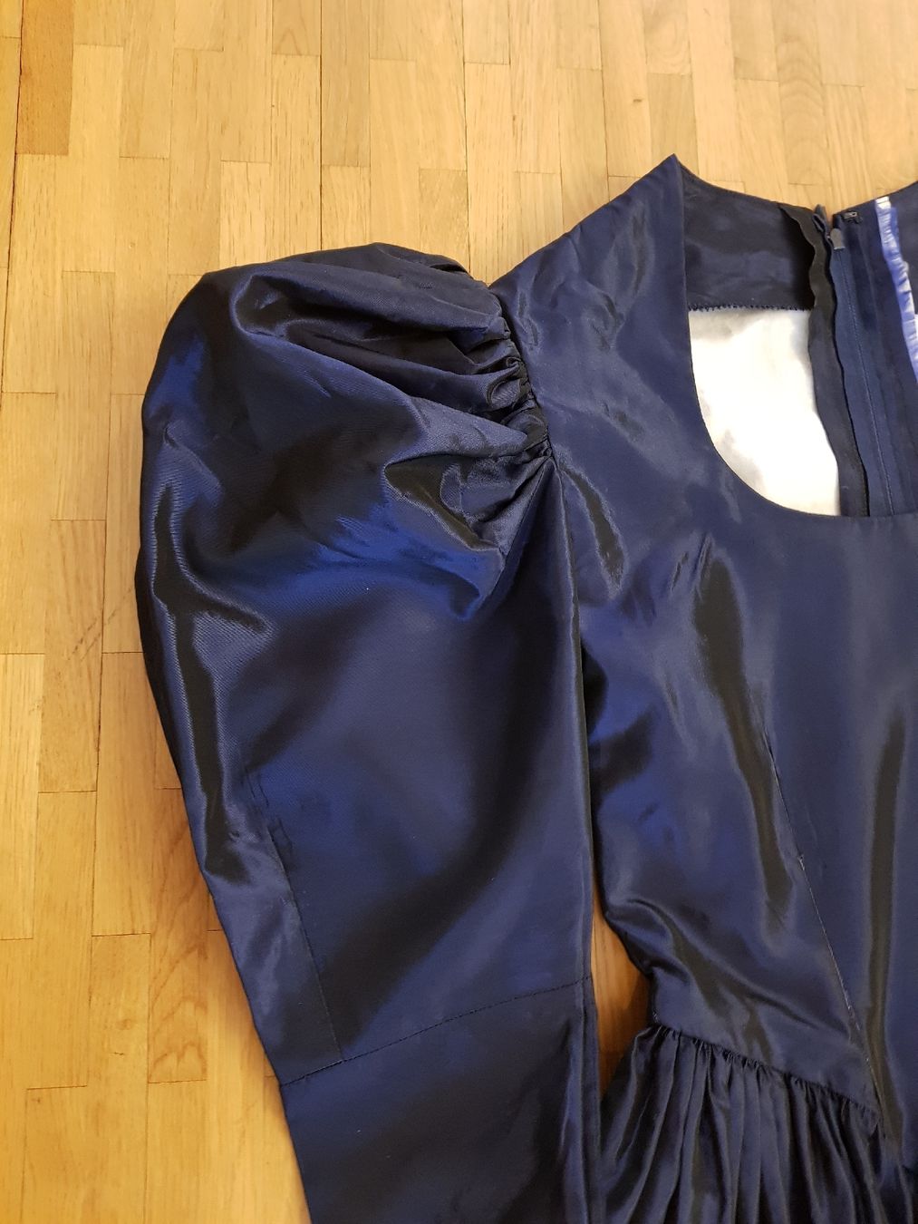 Vestiti: Robe de scène ou de bal violine T34 – Usato da Veyrier venduto da sosozizou 5