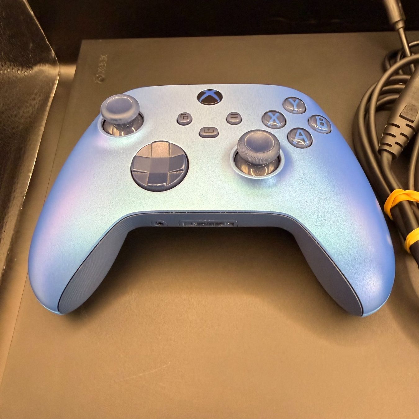 Microsoft Console: Microsoft Xbox One X 1TB Konsole Schwarz – Usato da Düdingen venduto da Nerdworld 6