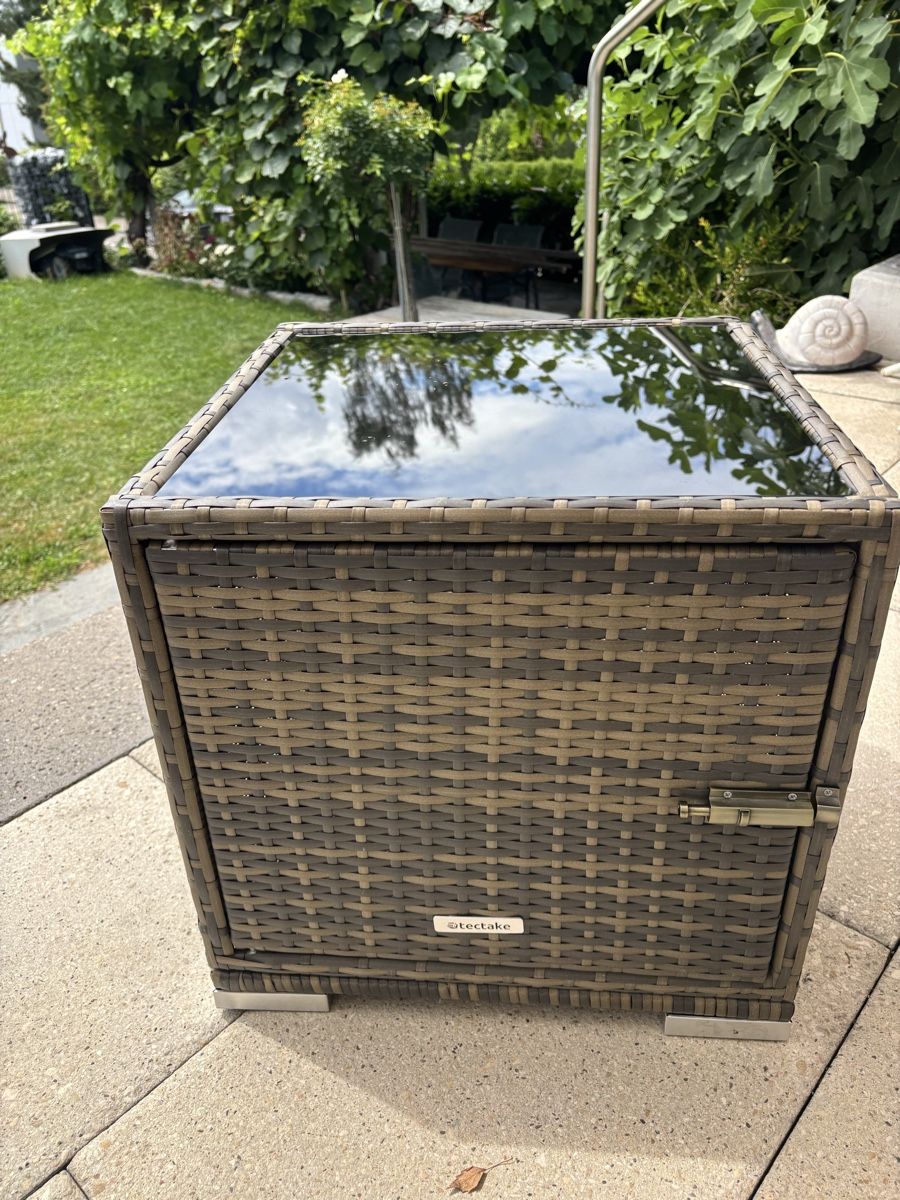 Tische: Rattan Beistell- Tischli – Neu (gemäss Beschreibung) aus Urdorf von Clio91 1