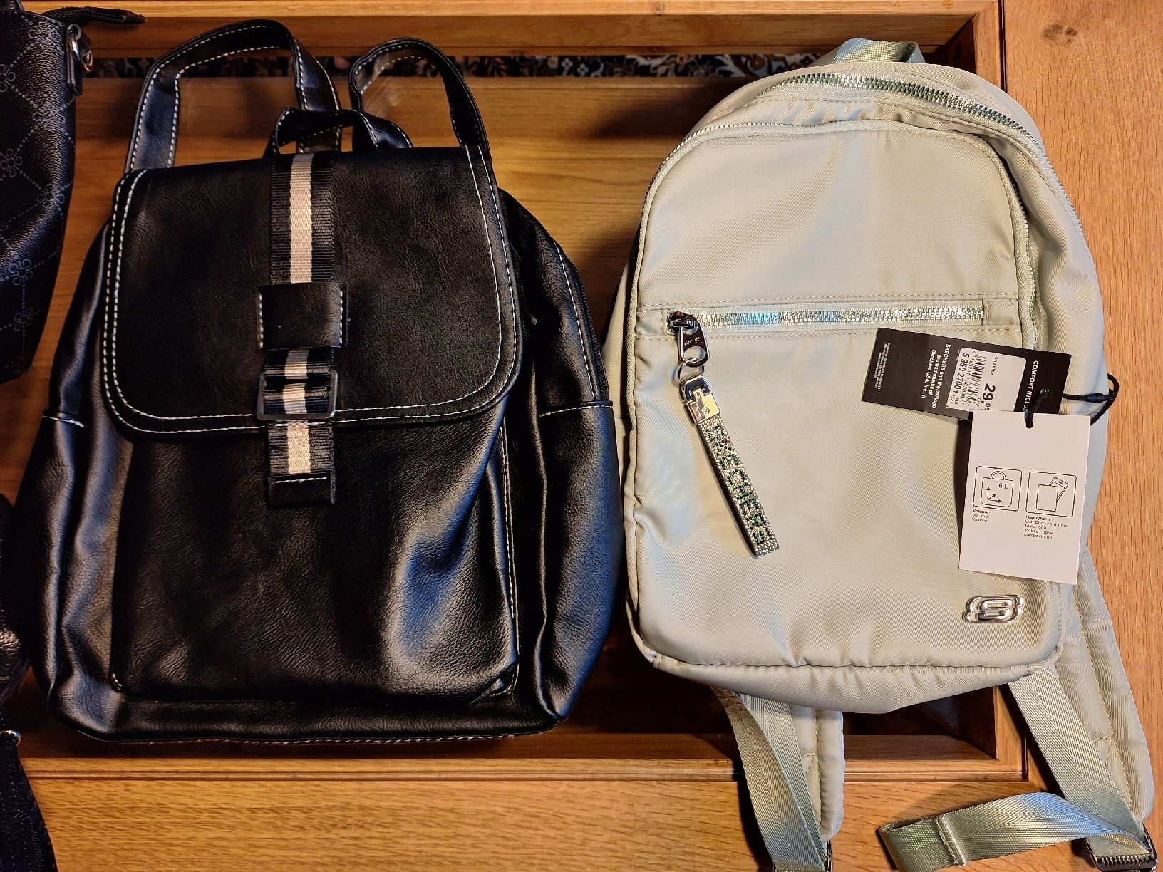 Taschen für Damen: Diverse Damen Taschen – Gebraucht aus Genolier von Antoine30 1