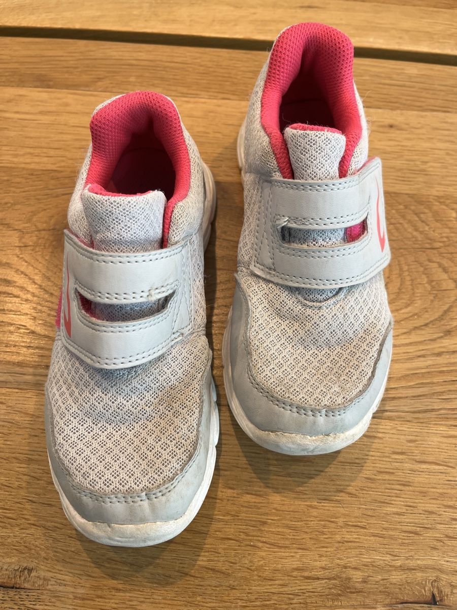 Scarpe per ragazze: Turnschuhe Gr.30 – Usato da Aadorf venduto da Annika82 2