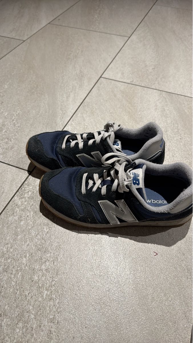 New Balance Scarpe da uomo: New Balance Sneaker Gr. 41.5 – Usato da Vella venduto da Buendnersteinbock