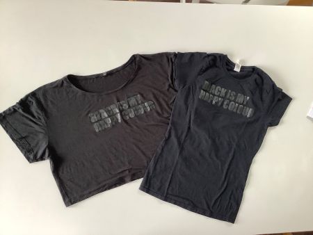 Zwei T-Shirts ,BLACK IS MY HAPPY COLOUR'