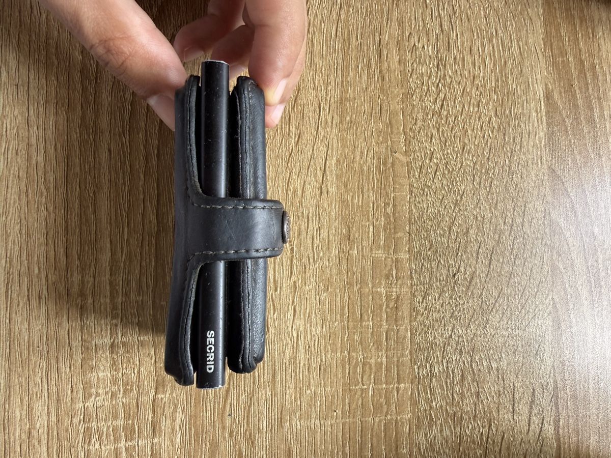 Secrid Brieftaschen: Secrid Wallet Black – Gebraucht aus Zürich von Dfbuetu