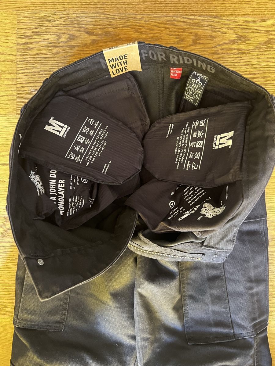 John Doe Hosen: John Doe Regular Cargo Mono, Jeans AAA Zertif. 33/32 – Neu und originalverpackt aus Hildisrieden von Chool 3