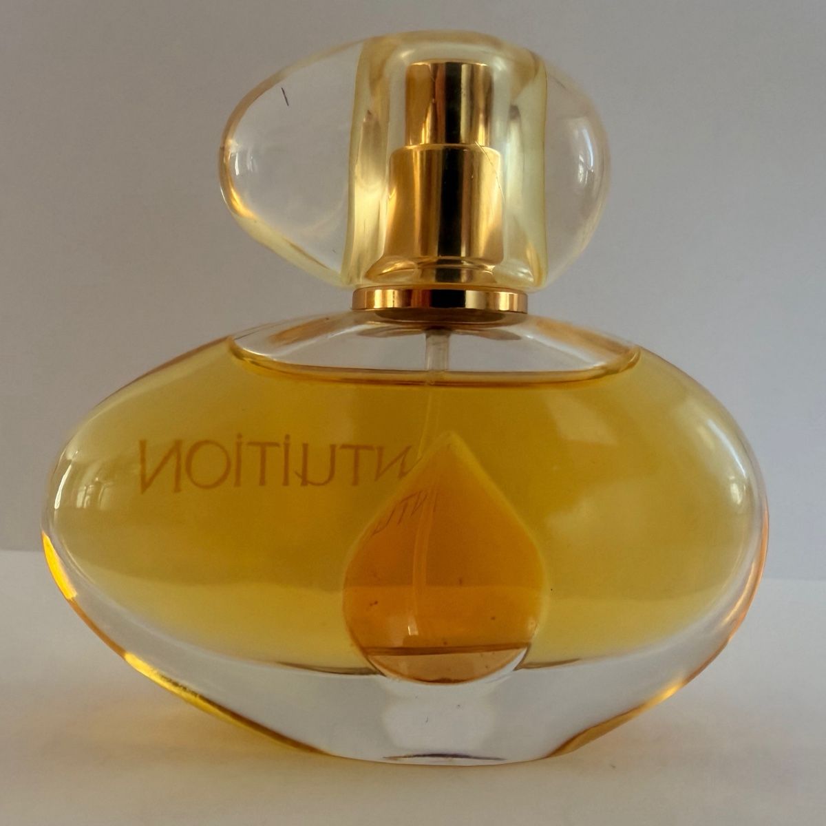 Estée Lauder Profumi & Eau de Toilette: Vinitage- Estée Lauder - Intuition - Eau de Parfum - 30 ml – Nuovo (secondo la descrizione) da Schlieren venduto da KaRoPue 1