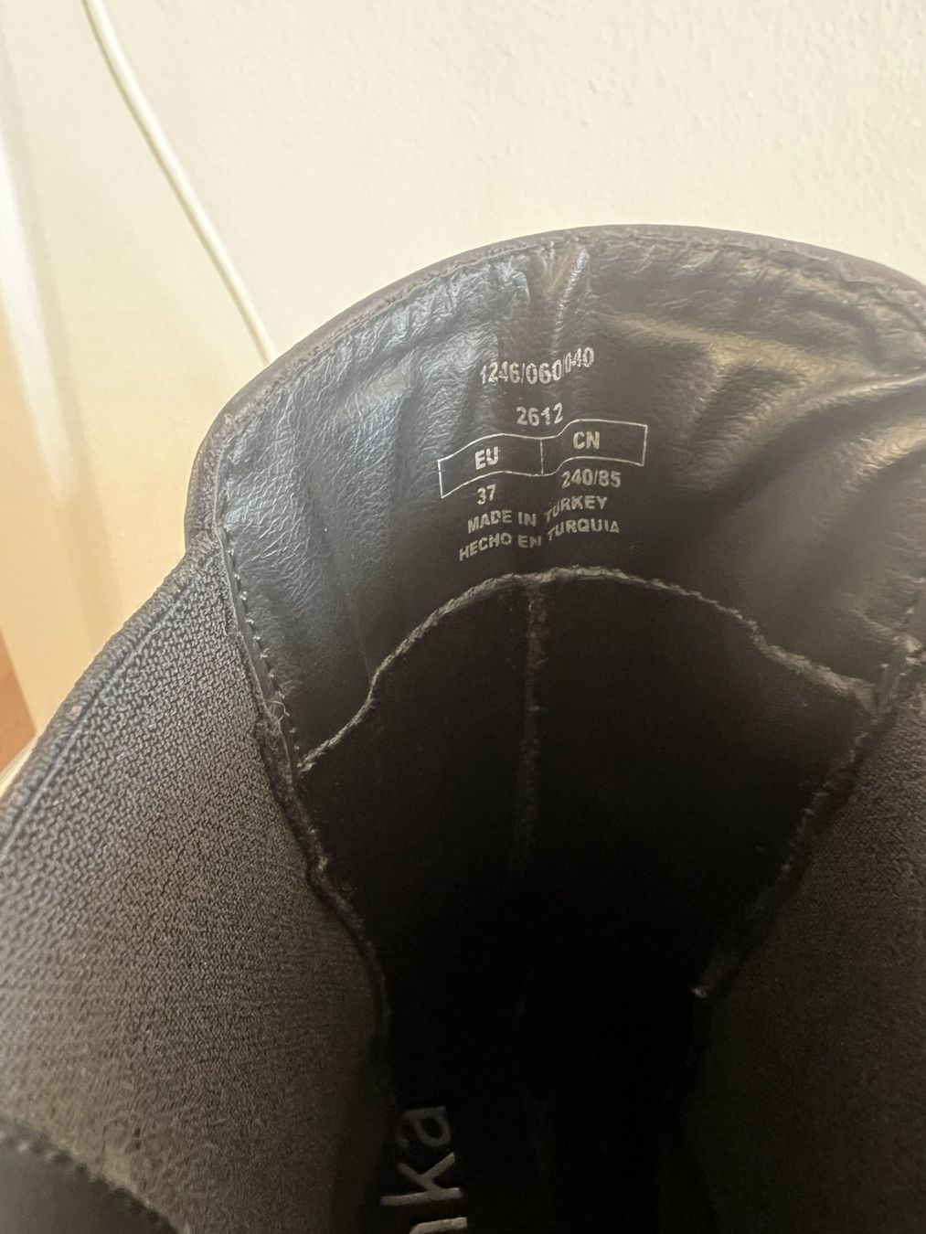 Bershka Scarpe da donna: Bershka Schwarze Lederstiefel EU 37 – Usato da Bülach venduto da deinmica 4